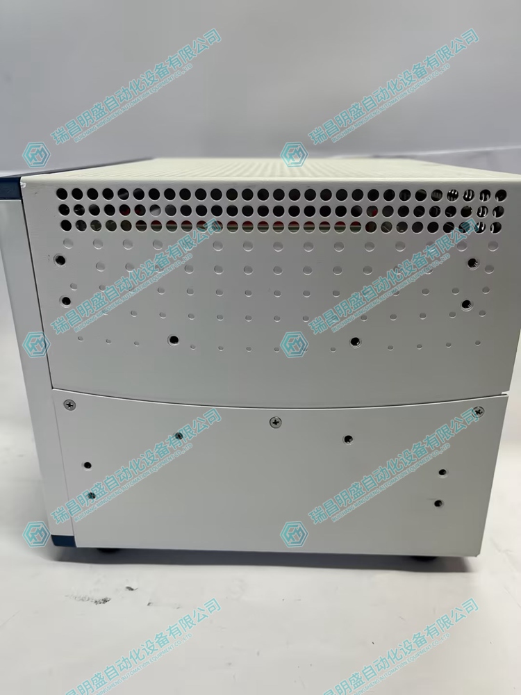 NI PXI-1031 机箱机架