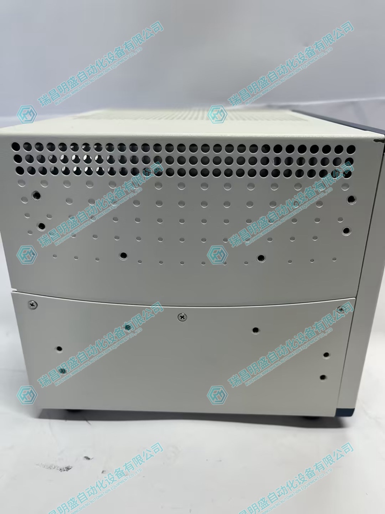 NI PXI-1031 机箱机架